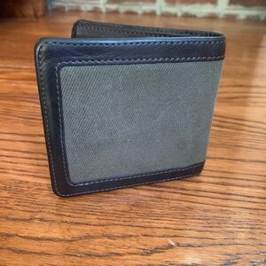 Filson Outfitter Wallet